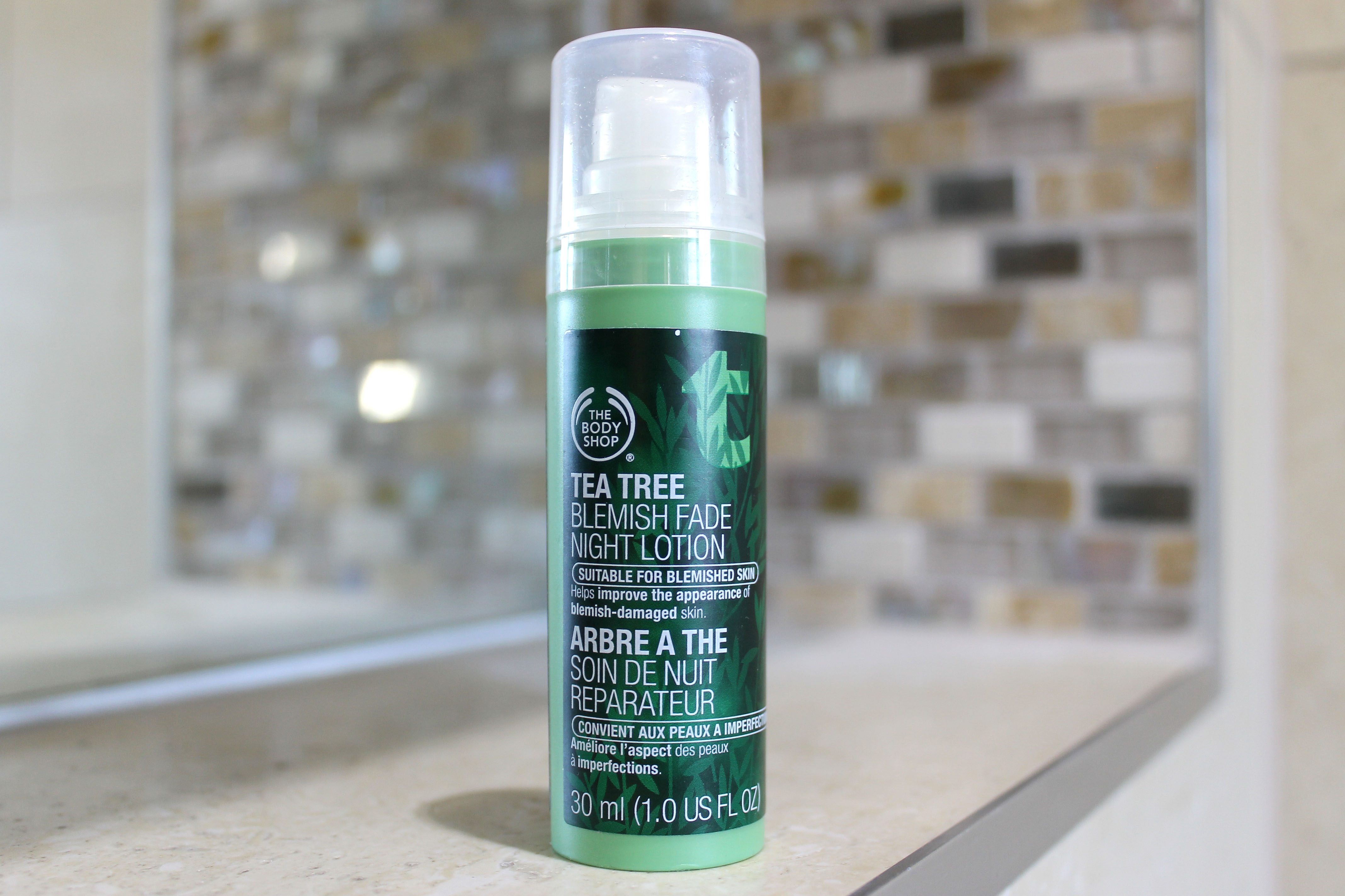 Den antibakterielle gelen Tea Tree Night Lotion fra The Body Shop. Hvordan fungerer Tea Tree oljen?